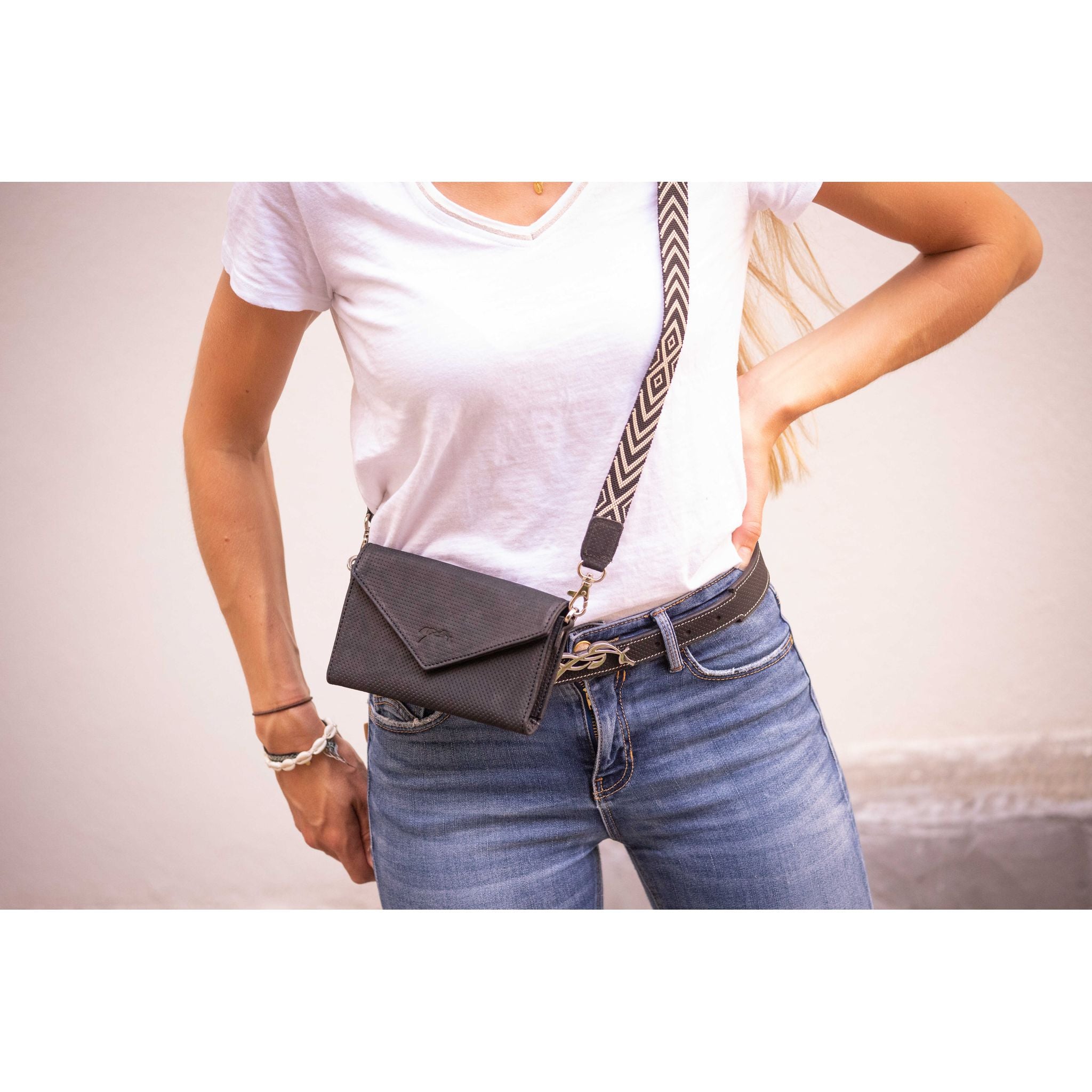 New Phone Pocket Pénélope Black - 936013002_ambi_3