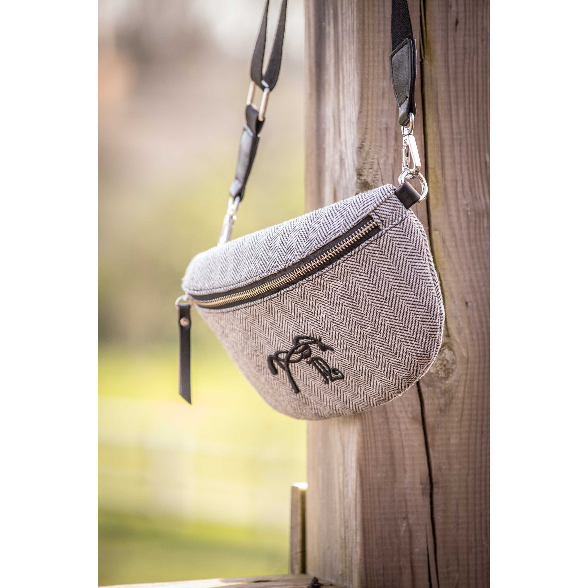 Pénélope Chevron Fanny Pack Grey 936219002